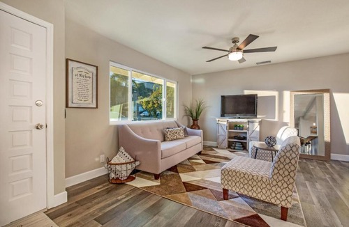 San Antonio Heights House | Modern Home SoCal Luxury Claremont/Upland 2BD/ 2BTH +Den, Oasis Backyard w/ BBQ