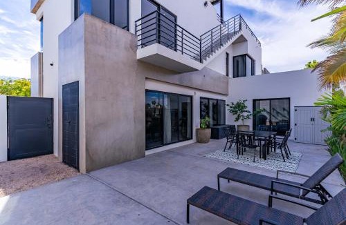 El Centenario House | Modern House, Rooftop Ocean Views & Private Pool