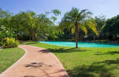Merida House | Modern House Surrounded By Nature