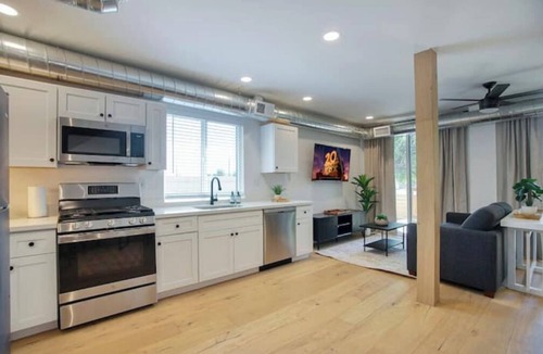 North Mountain House | Modern Industrial Container