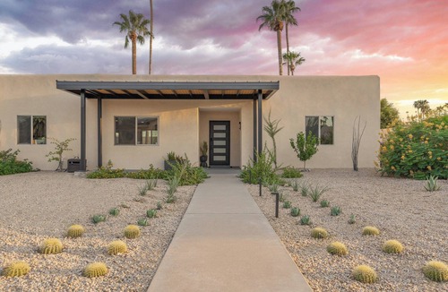 Raskin Estates House | Modern Kierland Oasis – Heated Pool, Games, Walk to shopping & dining!