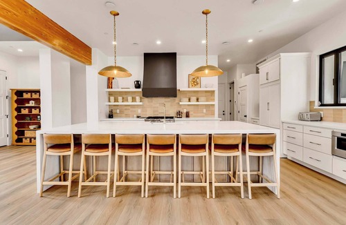 Southwest Village House | Modern Manor-6BR, Pool/Spa, Air Hockey, Ping Pong