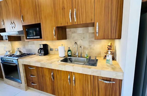 San Antonio Tlayacapan House | Modern 3-Bedroom Retreat in Ajijic-Walk To Everything-Gym-Pickleball-Golf Cart