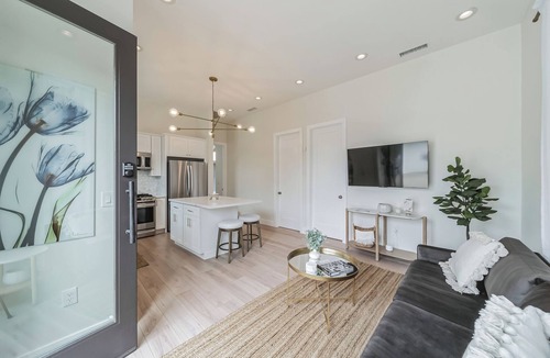 Claremont Cottage | Modern New Build 2B/2B in Charming Claremont for Exceptional Quality 10%Discount