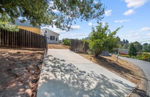 Casa de Oro-Mount Helix House | Modern Oasis New 2BR in La Mesa