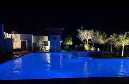 La Paz House | Modern Oasis with Pool