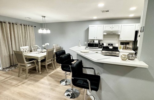 Enterprise House | Modern & Spacious 3 Bed/2 Bath-Sleeps 8, Near Airport, Strip & Stadium