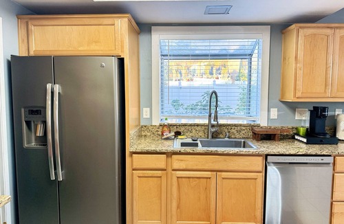 Moreno Valley House | Modern & Spacious Family and Friend 4Bedroom House in Moreno Valley