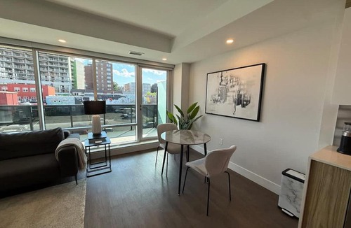 Downtown Halifax Apartment | Modern & spotless 1 BR downtown with 6 appliances