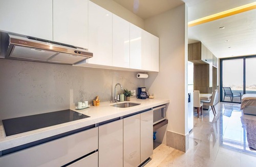 Puerto Morelos Condo | Modern Studio w/Two Pools, Hot Tub and Free Bikes