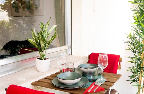 Gasperich Apartment | Modern Style Studio w/ Balcony + Smart TV. Business / Leisure.