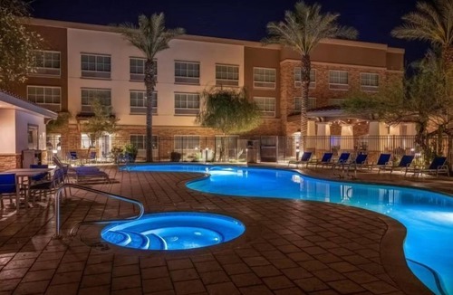 Gilbert Condo | Modern Suite in Phoenix Area | Outdoor Pool
