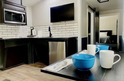Lone Pine Cabin | Modern Tiny Home with Mountain Views Near Mt. Whitney, Lone Pine, California