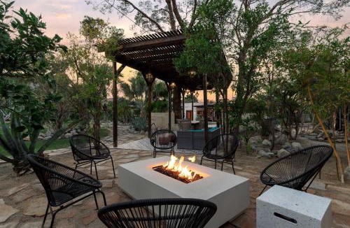 Racquet Club West House | Monkey Manor - Pool Sauna Mtn Views Lush Garden