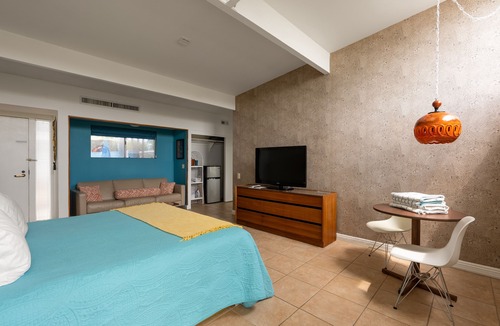 Desert Park Estates Hotel | Monkey Tree Hotel 1 by AvantStay | Stylish Hotel in Palm Springs w/Pool!