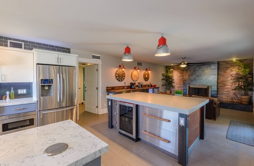 Central Scottsdale House | Most desirable neighborhood in Scottsdale. 2 masters, private 1 acre lot