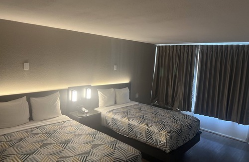 Glendale Hotel | Motel 6 Glendale, AZ