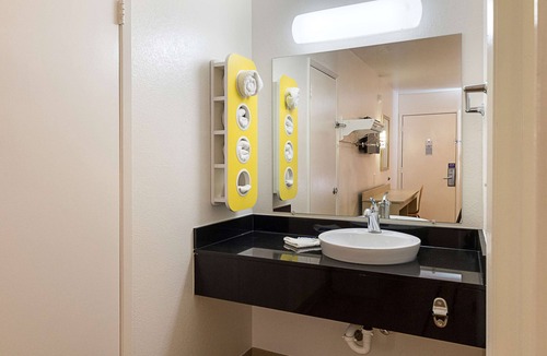 McAllen Hotel | Motel 6 Mcallen, TX