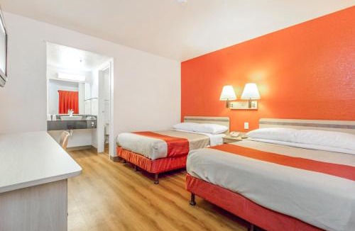 Interchange Square Hotel | Motel 6-Phoenix, AZ - West