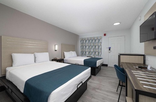 Tempe Hotel | Motel 6-Tempe, AZ - Broadway - ASU