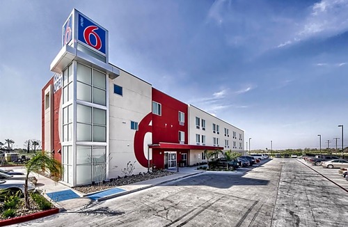 Weslaco Hotel | Motel 6 Weslaco, TX