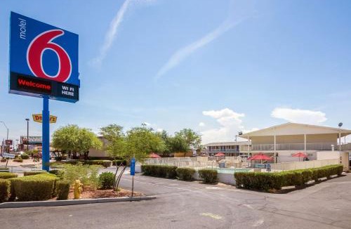 Youngtown Hotel | Motel 6-Youngtown, AZ - Phoenix - Sun City