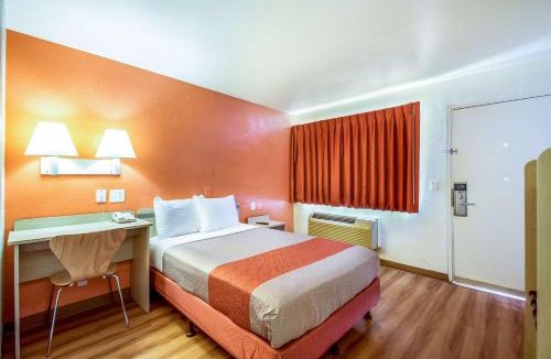 Youngtown Hotel | Motel 6-Youngtown, AZ - Phoenix - Sun City