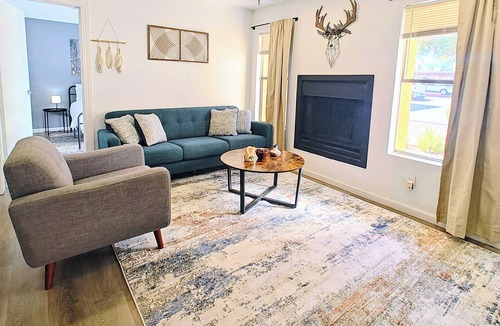 South Mountain Condo | Mountain Base 2 MBr Condo - Near Tempe, D-Town & Airport