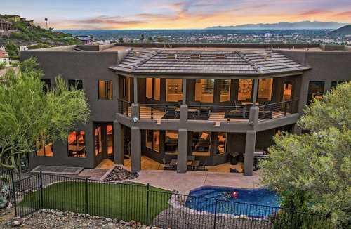 Ocotillo Hills House | “MOUNTAIN OASIS” City Views-Spa-Pool-Hiking-Game room-lots of gathering spaces!