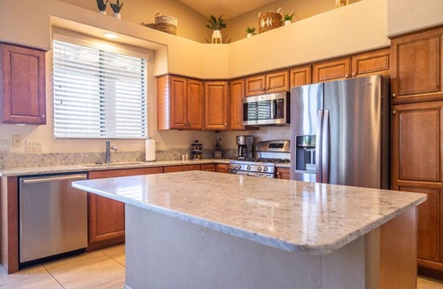 Oro Valley House | Mountain View Beauty with Pool