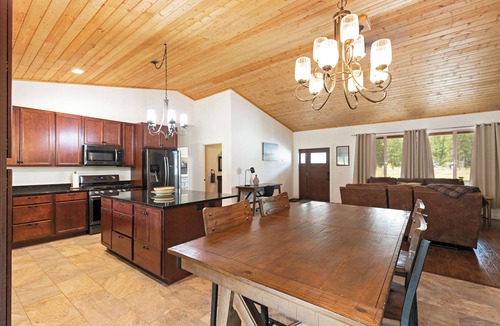 Alberton House | Mountain Views & River Access-Dog-Friendly Retreat Near Missoula In Alberton!