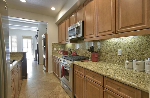 La Quinta Condo | Mountain Views! Stunning 2-Story Spanish Townhome, Private Patio, Garage, Pet Friendly! (L55)