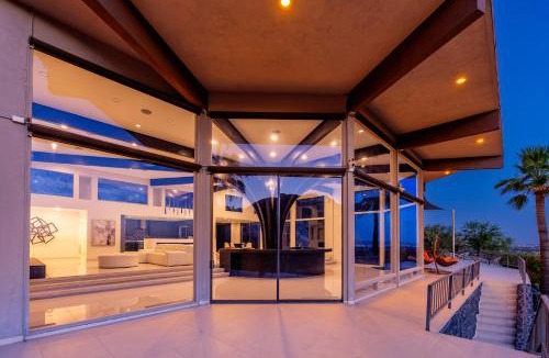 Mirada Los Arcos House | Mountain ViewsCity ViewsHeated PoolLuxury