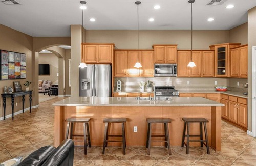 Rovey Farm Estates House | Movie Theater~ Pool~ Arcade~ Fire Pit