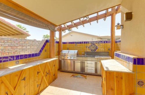 Foothills Apartment | Mtn-View Casita w/Rooftop Deck & Patio in Yuma!