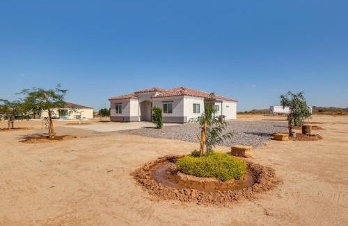 Casa Grande House | Mtn Views: Spacious Family Home in Casa Grande!
