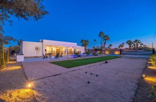 Paradise Valley Village House | MultiMillionResort Oasis PickleballVolleyballCourtBocce Ball CourtGolf