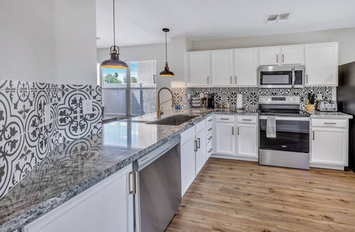 Gilbert House | MUST SEE! Large 3-Bedroom Home in Downtown Gilbert