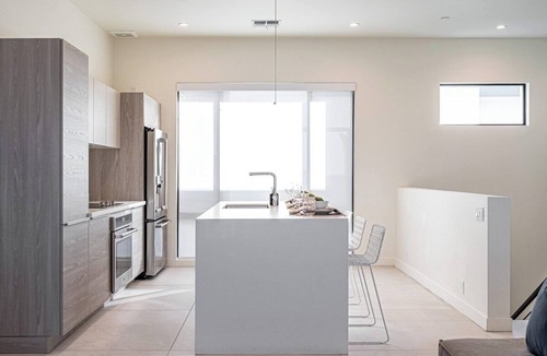 Entertainment District Apartment | MZLUX Walk to Everything, Luxury Townhouse