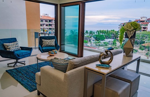 Emiliano Zapata Condo | Nayri 501 - Ocean View - Wrap-around Balcony in Zona Romantica
