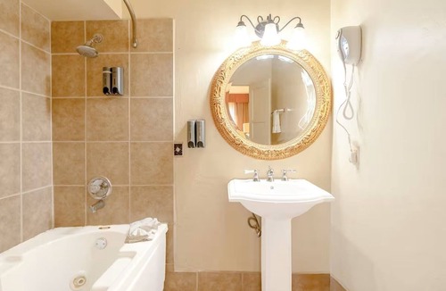 Yuma Townsite Hotel | Near Riverfront Activities | Queen Room Escape | Outdoor Pool