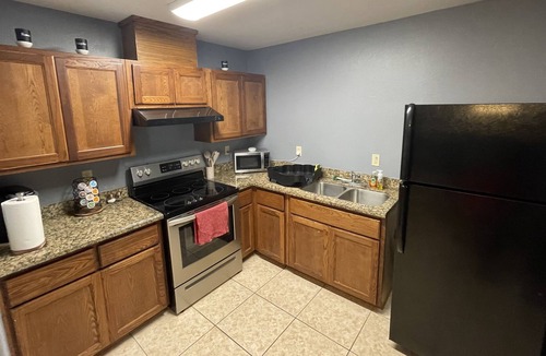 Edinburg Apartment | Near UTRGV, Region One and HEB Park apt.
