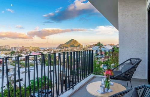Centro Apartment | New 1BR Condo near Marina and Downtown - Pool