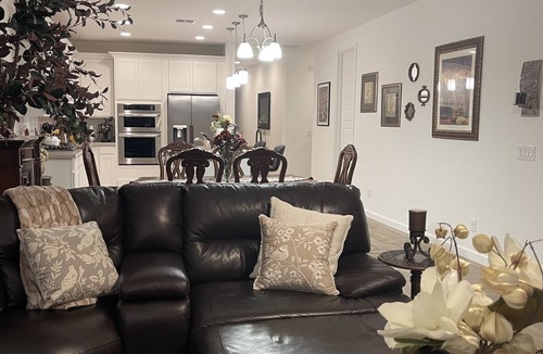 Peoria House | New 3-bdr, 3 bath home near Lake Pleasant and new Taiwan Semiconductor Company.