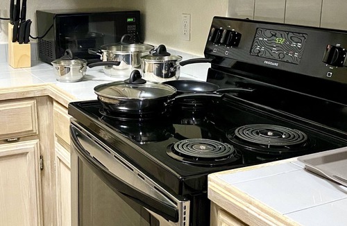 McAllen Apartment | NEW! 🌟 5 min from ✅Mall, Downtown, Airport & Dining❤️!