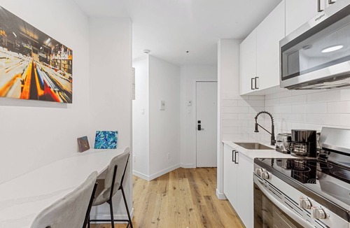 Quartier des Spectacles House | NEW Boho Downtown 10 BIG bedrooms