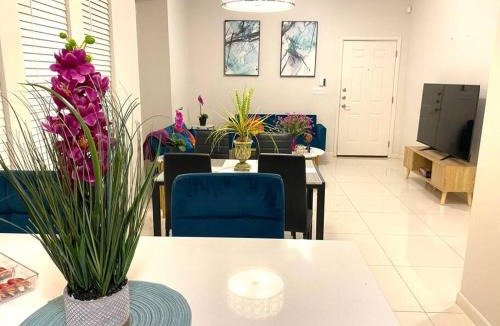 Mission Apartment | NEW! Condo on Shary