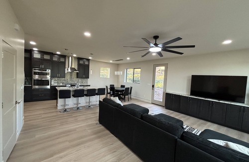 New River House | New Construction 3 bed, 2.5 Bath Sleeps 8