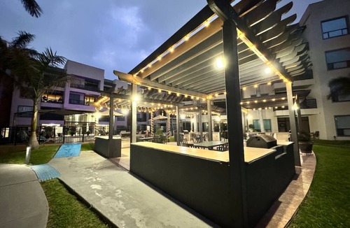 Mission Apartment | New & Cozy - Hot Jacuzzi 3BR Condo GREAT location