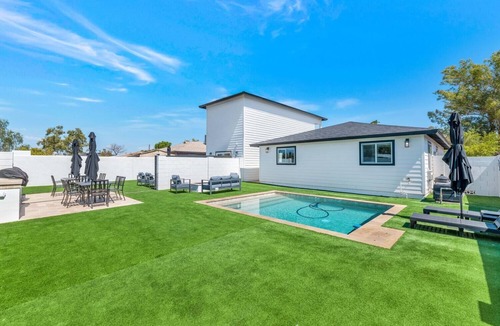 Gilbert House | New Home in Down Town Gilbert-Heated Pool, Fire Pits, BBQ